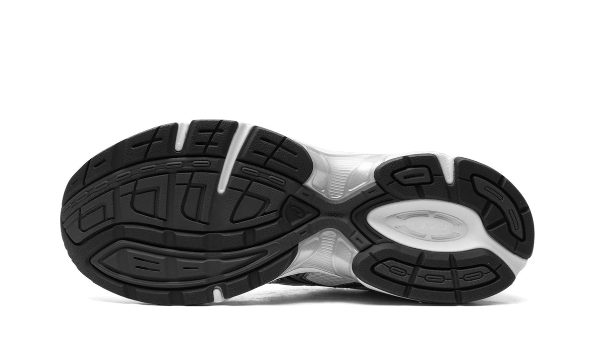 ASICS GEL-1130 Sneakers – White & Metallic Silver
