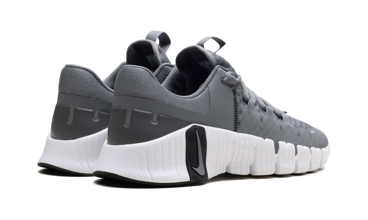 Nike Free Metcon 5 Sneakers – Grey & White